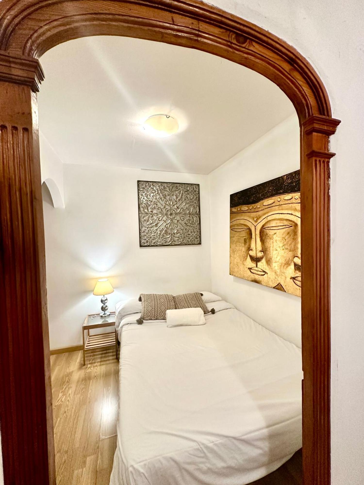 Private Rooms In City Center Barcellona Esterno foto